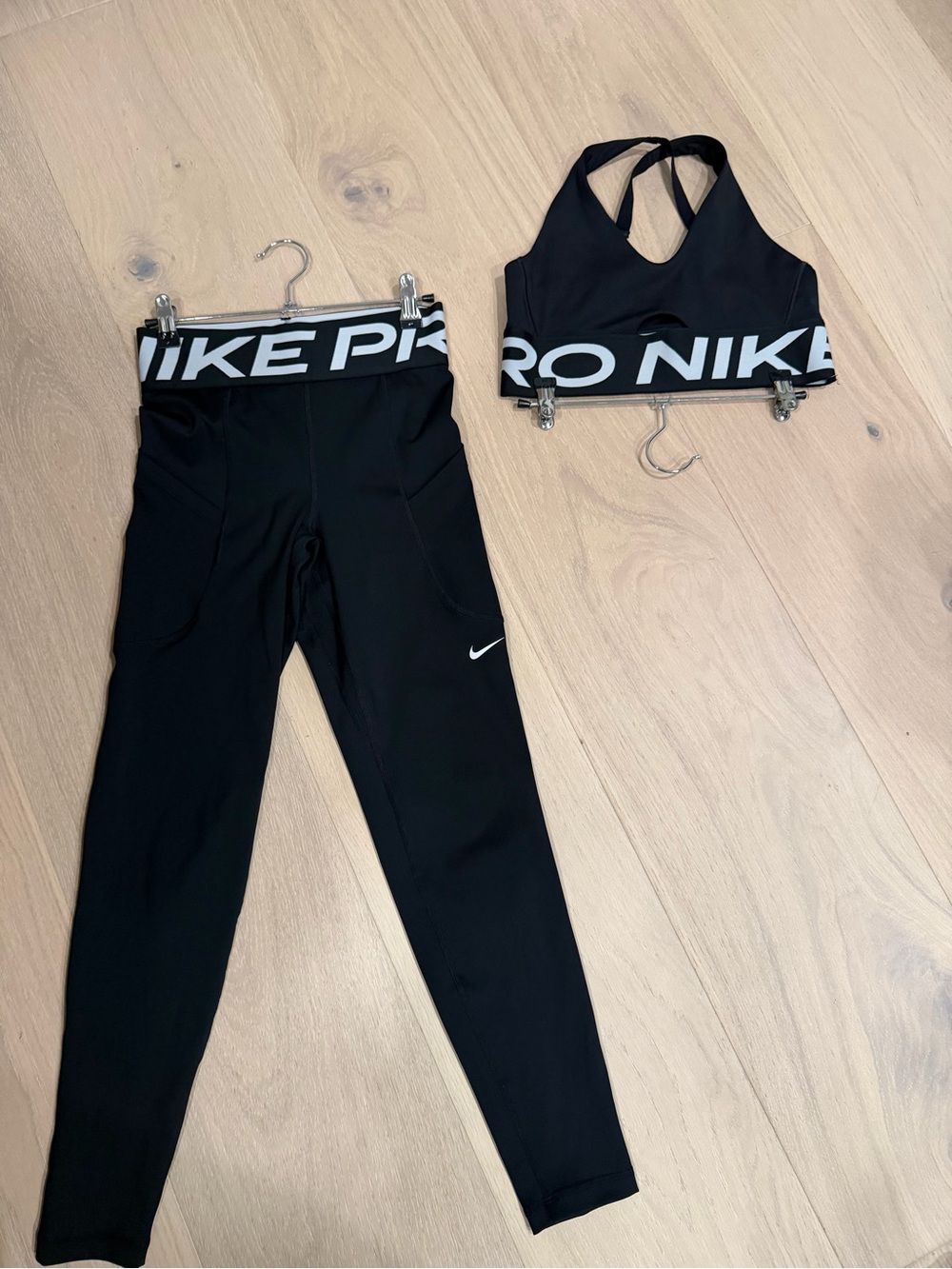 Nike active set - Picture 1 of 5
